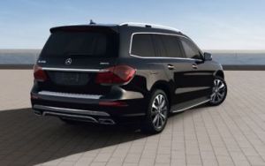 2014_Mercedes-Benz_GL550_1073633