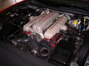 2001_Ferrari_550_engine